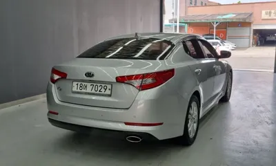 Kia K5 2011, 202961 км, за 2275.24 USD