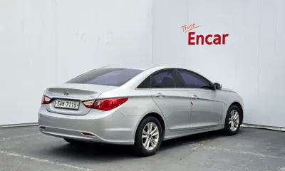 Hyundai Sonata 2011, 177237 км, за 2625.71 USD
