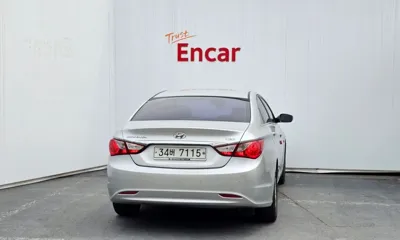 Hyundai Sonata 2011, 177237 км, за 2625.71 USD