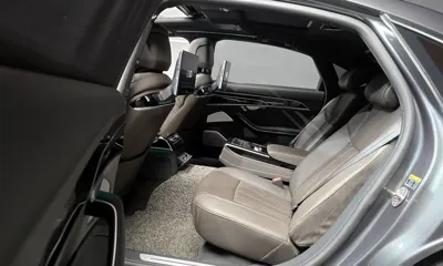 Audi A8 2021, 124109 км, за 32044.93 USD - фото 13