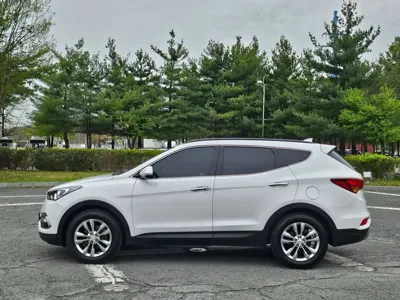 Hyundai Santafe 2017, 127889 км, за 8730.47 USD