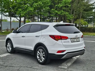 Hyundai Santafe 2017, 127889 км, за 8730.47 USD