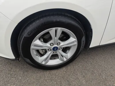 Ford Focus 2012, 108900 км, за 5336 USD - фото 8