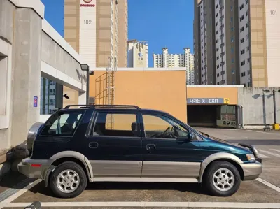 Hyundai Santamo 2000, 42000 км, за 2642.88 USD