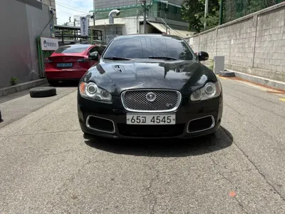 Jaguar XF · 2010 год