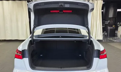 Audi A6 2023, 36754 км, за 26257.06 USD - фото 20