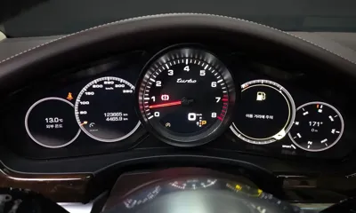 Porsche Panamera 2017, 123665 км, за 45604.21 USD - фото 8