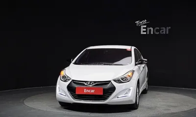 Hyundai Avante 2014, 118773 км, за 4294.68 USD