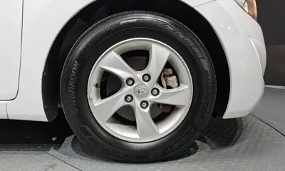 Hyundai Avante 2014, 118773 км, за 4294.68 USD