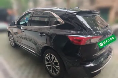 Ford Escape 2020, 80600 км, за 9181 USD