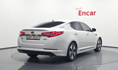 Kia K5 2013, 191000 км, за 2947.35 USD