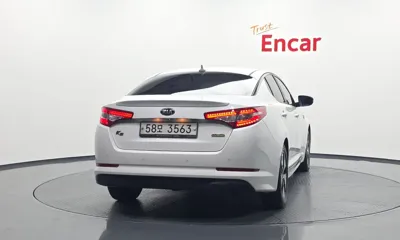 Kia K5 2013, 191000 км, за 2947.35 USD