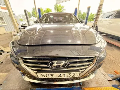 Hyundai Grandeur 2017, 133823 км, за 5594.59 USD