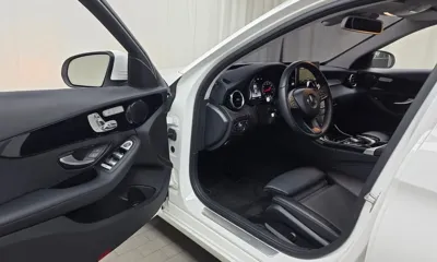 Mercedes-Benz C-Class 2018, 41637 км, за 11395.45 USD - фото 10