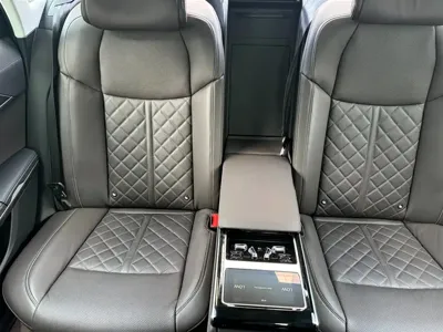Audi A8 2023, 59500 км, за 69057.68 USD - фото 22