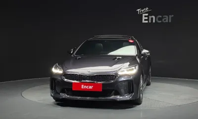 Kia Stinger 2018, 179413 км, за 8970.94 USD