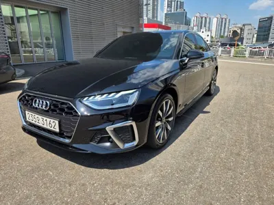 Audi A4 · 2023 год