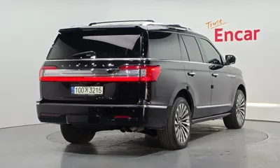 Lincoln Navigator 2021, 77114 км, за 30393.12 USD