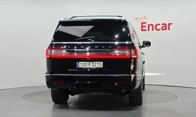 Lincoln Navigator 2021, 77114 км, за 30393.12 USD