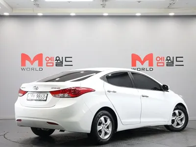 Hyundai Avante 2011, 202760 км, за 2560.06 USD