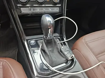 Volkswagen Touran 2016, 120200 км, за 10491.45 USD - фото 7