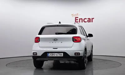 Hyundai Venue 2022, 35915 км, за 12806.34 USD