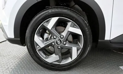 Hyundai Venue 2022, 35915 км, за 12806.34 USD