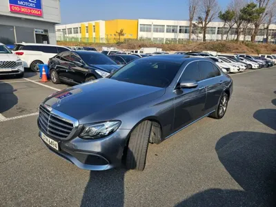 Mercedes-Benz E-Class 2018, 133000 км, за 14212.07 USD