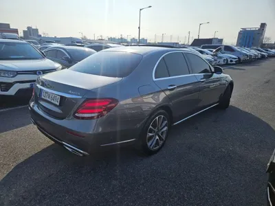 Mercedes-Benz E-Class 2018, 133000 км, за 14212.07 USD - фото 6