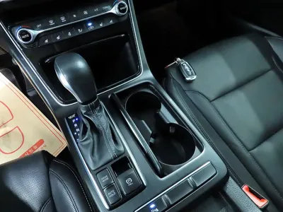 Hyundai Grandeur 2017, 53329 км, за 10223.35 USD - фото 9