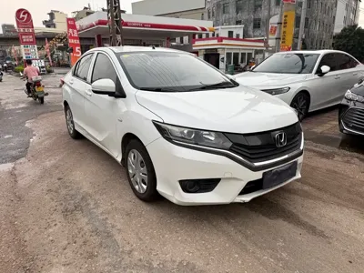 Honda Greiz 2017, 30000 км, за 4721.89 USD