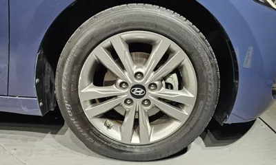 Hyundai Avante 2016, 86010 км, за 5285.76 USD