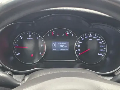 Kia Carens 2014, 194600 км, за 2166.21 USD - фото 14