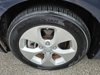 Kia Carens 2014, 194600 км, за 2166.21 USD - фото 18