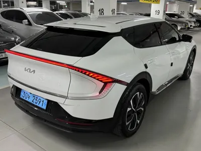 Kia EV6 2023, 305087 км, за 13586.42 USD - фото 2