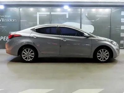 Hyundai Avante 2015, 64596 км, за 4823.26 USD
