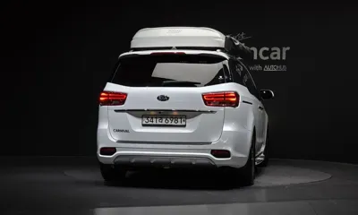 Kia Canival 2020, 131125 км, за 10437.18 USD