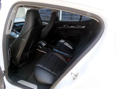 Porsche Panamera 2016, 100596 км, за 17728.58 USD