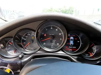 Porsche Panamera 2016, 100596 км, за 17728.58 USD - фото 8