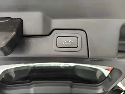 Land Rover Evoque 2015, 99000 км, за 7916.27 USD - фото 9