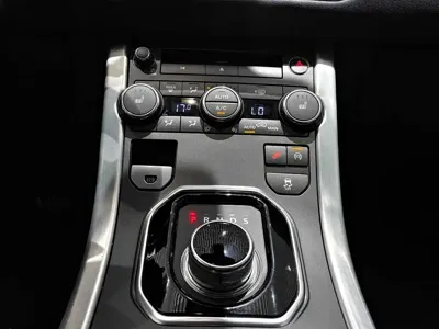 Land Rover Evoque 2015, 99000 км, за 7916.27 USD - фото 26