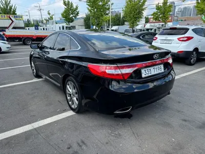 Hyundai Grandeur 2012, 235425 км, за 2494.42 USD