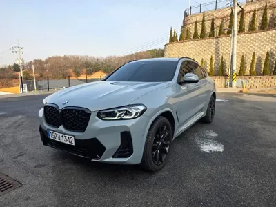 BMW X4 2025, 7250 км, за 44945.7 USD