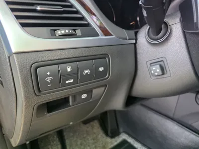 Hyundai Genesis 2016, 124000 км, за 6449.51 USD