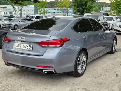 Hyundai Genesis 2015, 143888 км, за 5244.85 USD