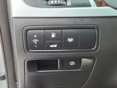Hyundai Genesis 2015, 143888 км, за 5244.85 USD - фото 13