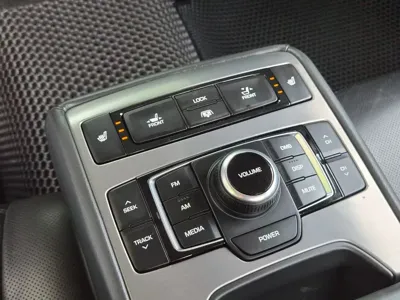 Hyundai Genesis 2015, 143888 км, за 5244.85 USD - фото 14