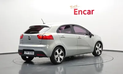 Kia Pride 2012, 122815 км, за 2275.24 USD