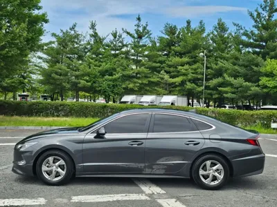 Hyundai Sonata 2020, 30279 км, за 9946.04 USD