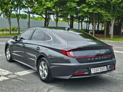 Hyundai Sonata 2020, 30279 км, за 9946.04 USD